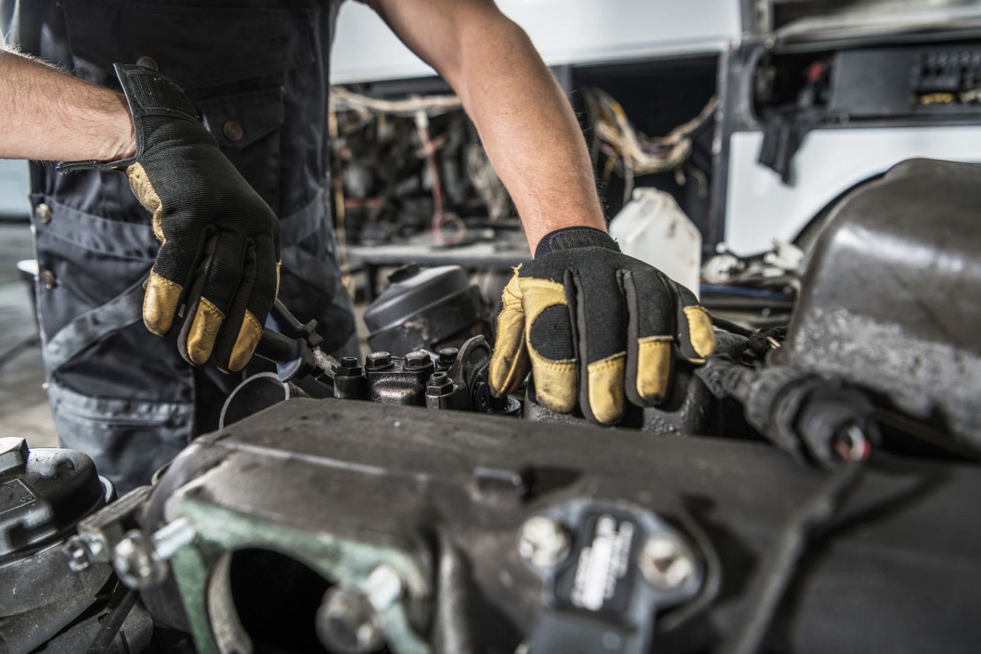 Mechanic Repair Semi Truck Diesel Engine